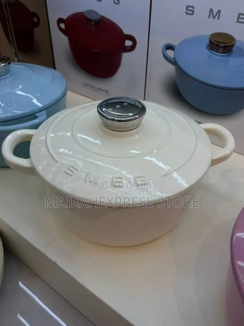 24cm SMEG Cast Iron Cookware Set (
Available in Cream and Pink) T2m