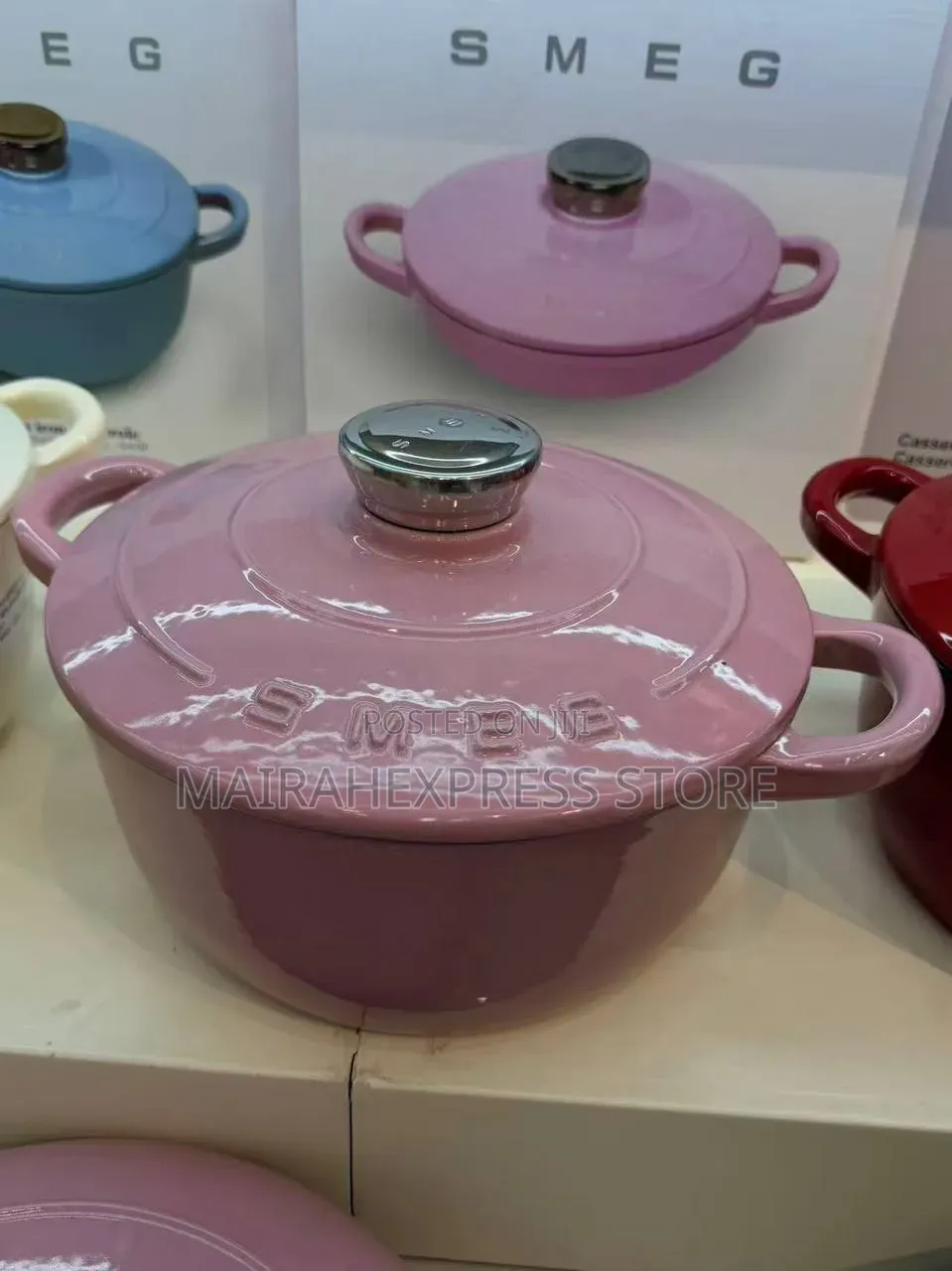 24cm SMEG Cast Iron Cookware Set (
Available in Cream and Pink) T2m