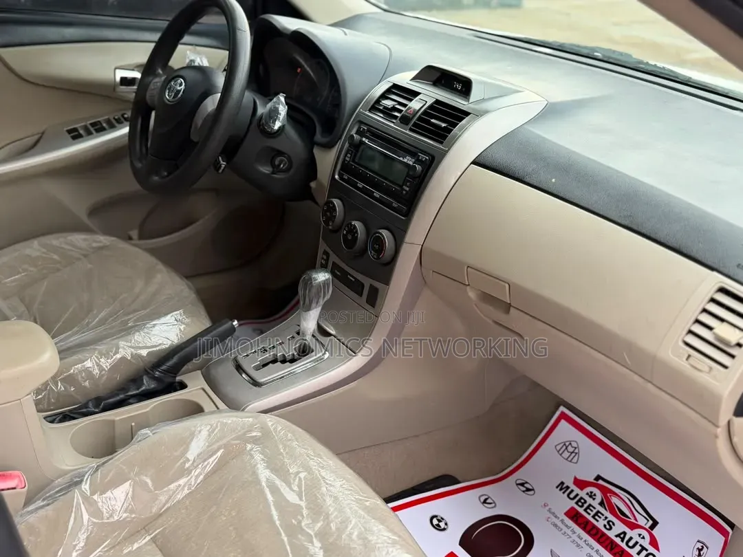 Toyota Corolla 2010 White