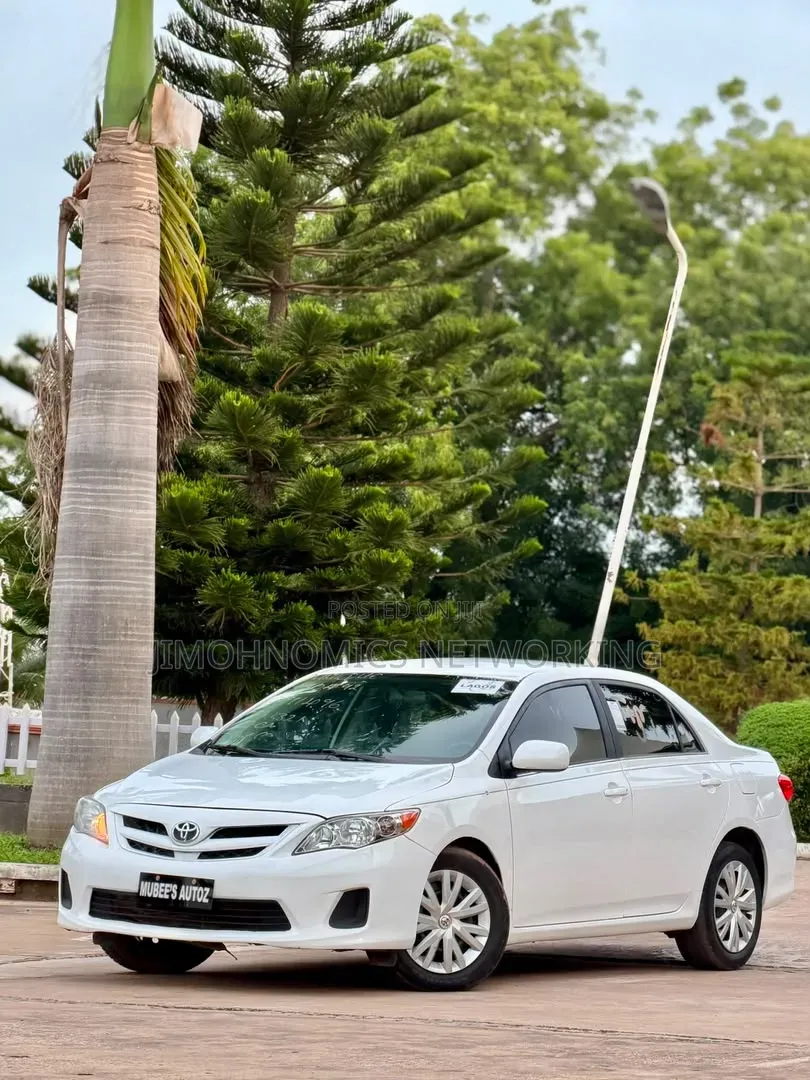 Toyota Corolla 2010 White