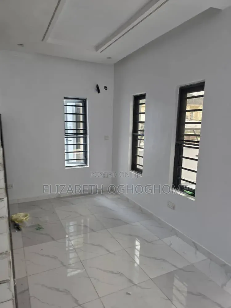 5bdrm Duplex in Beechwood Estate, Bogije for sale