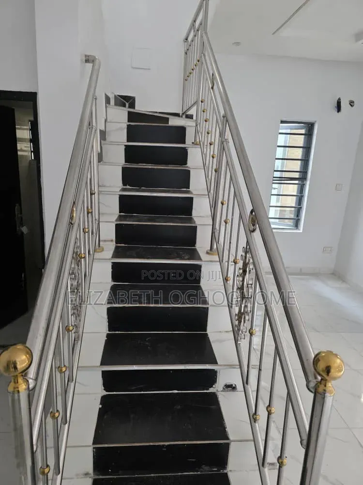 5bdrm Duplex in Beechwood Estate, Bogije for sale