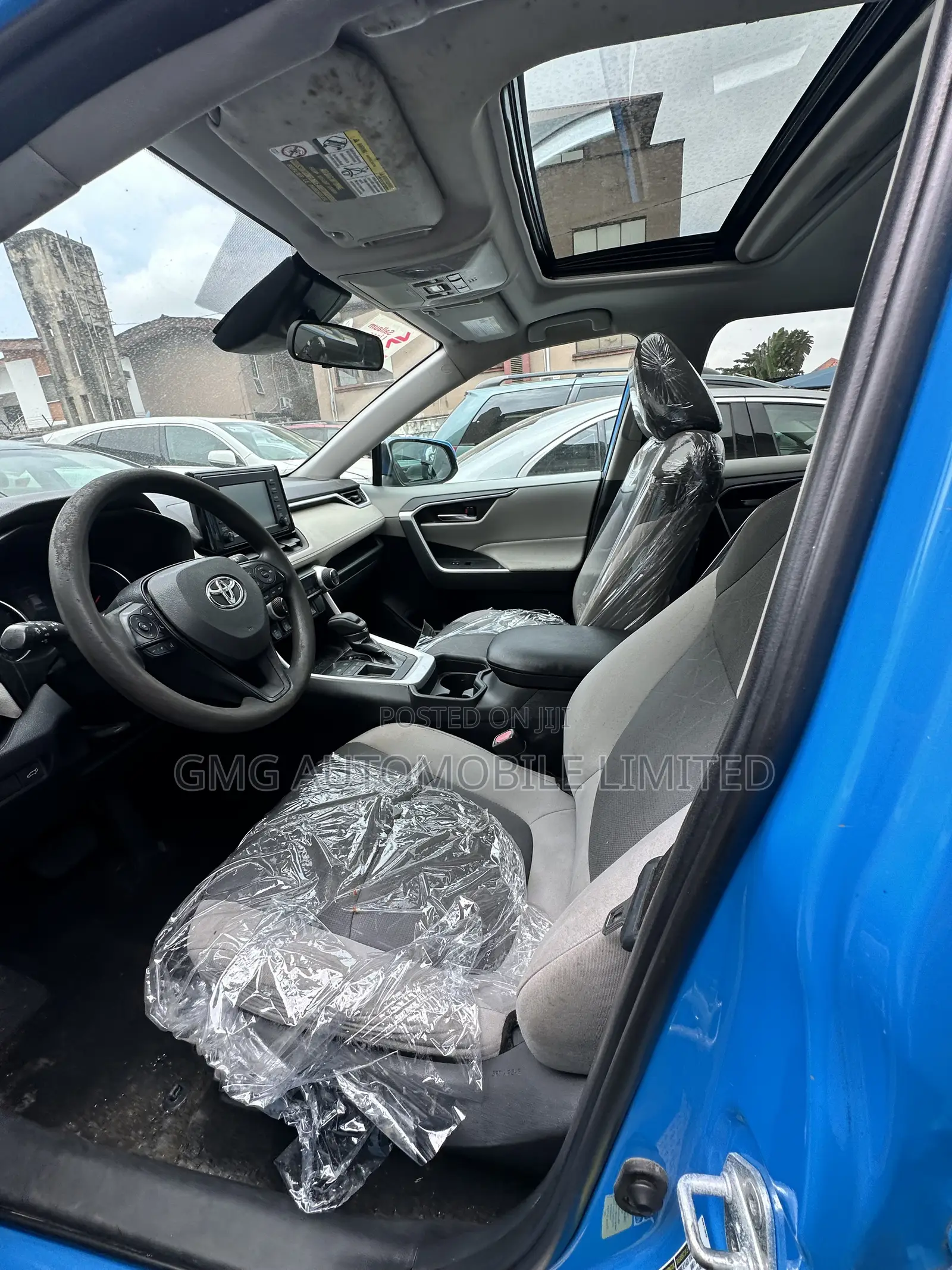 Toyota RAV4 XLE AWD 2019 Blue