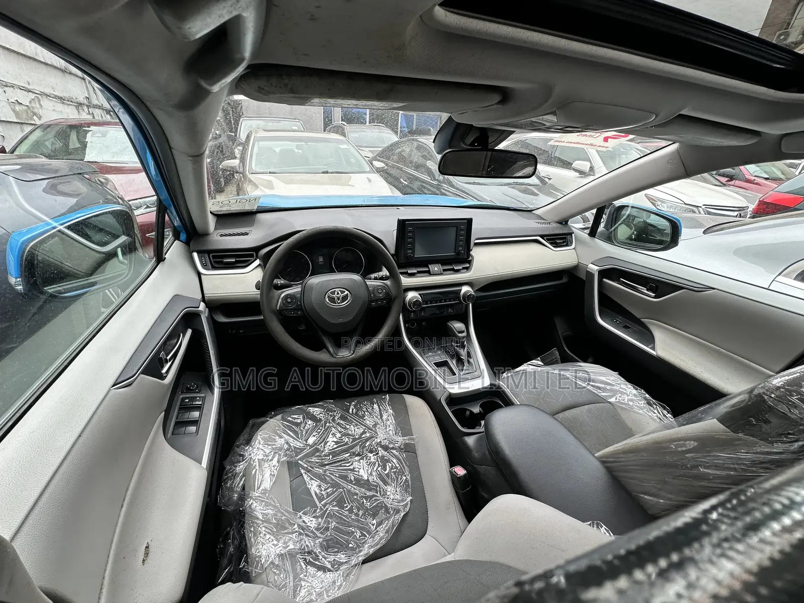 Toyota RAV4 XLE AWD 2019 Blue