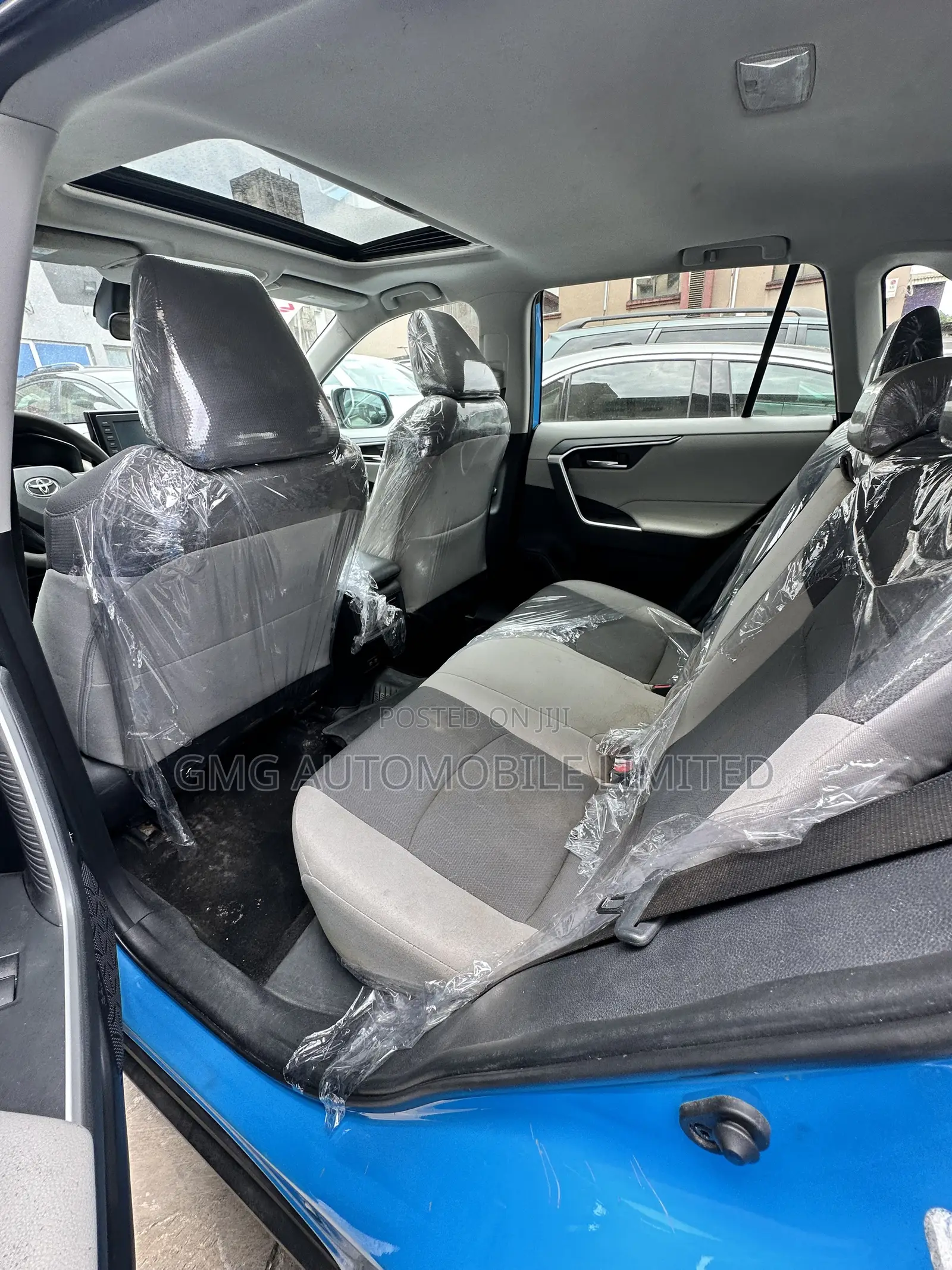 Toyota RAV4 XLE AWD 2019 Blue