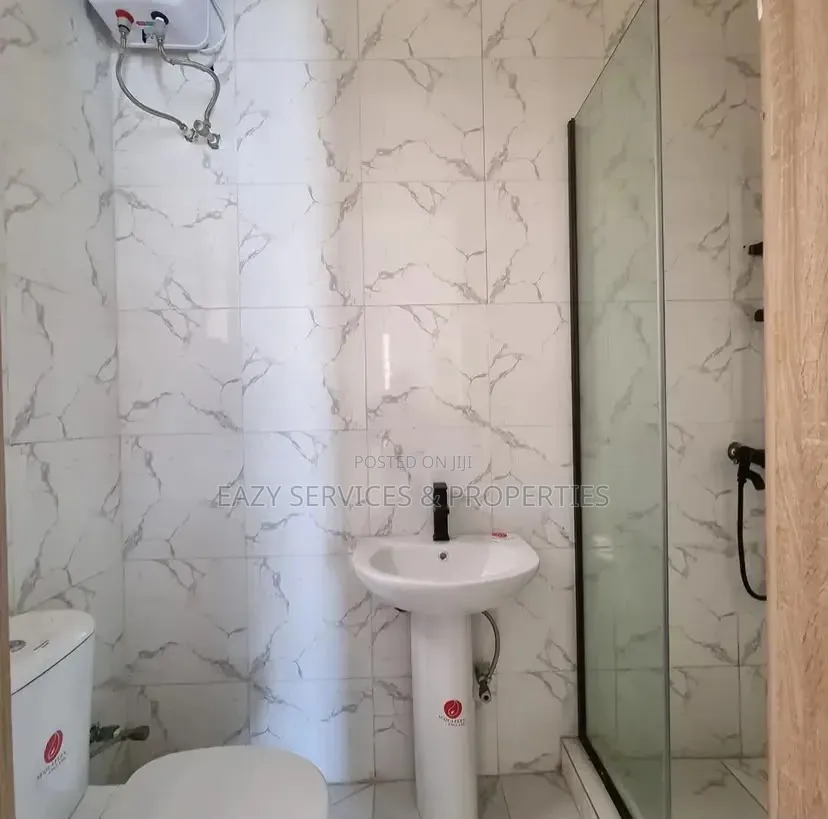 2bdrm Apartment in Gated And Secured, Chevron for rent