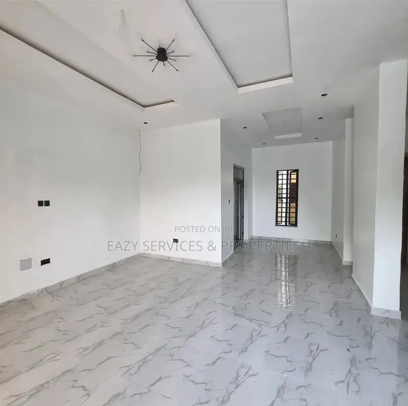 2bdrm Apartment in Gated And Secured, Chevron for rent
