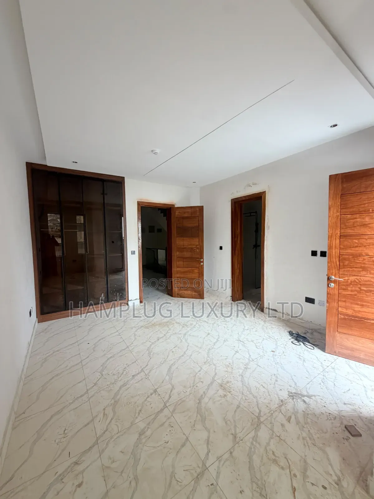 4bdrm Townhouse/Terrace in Guzape for sale