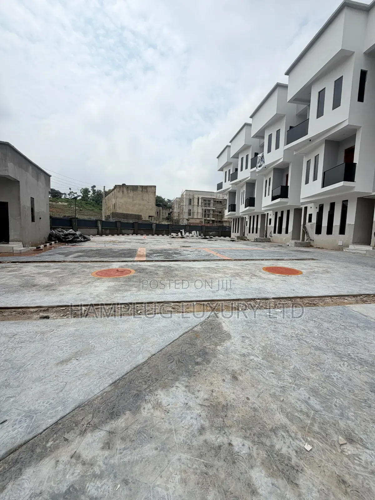 4bdrm Townhouse/Terrace in Guzape for sale