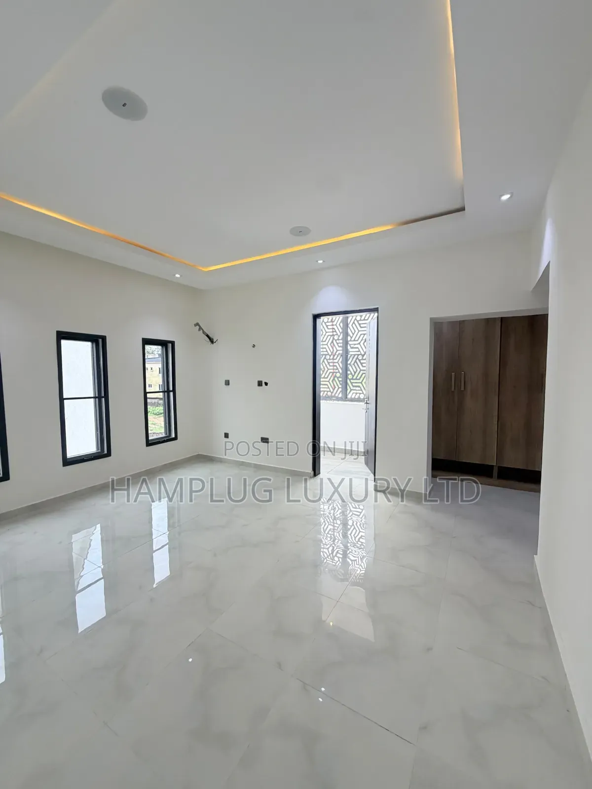 4bdrm Townhouse/Terrace in Guzape for sale