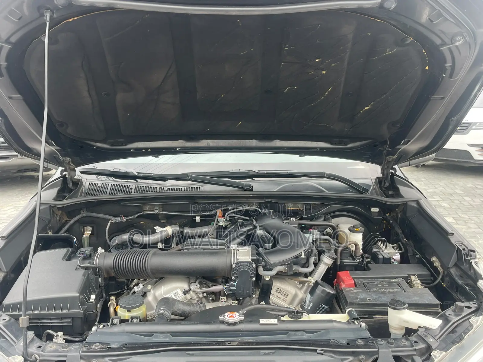 Toyota Hilux 2024 Blue