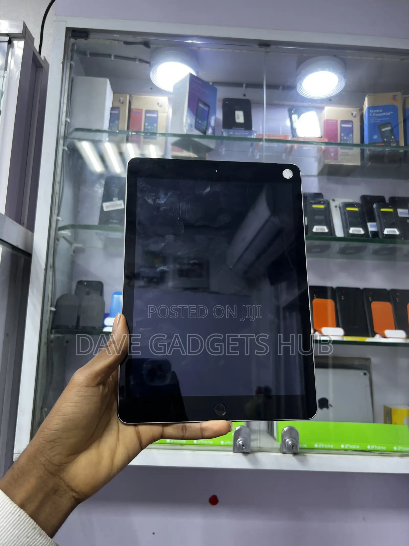 Apple iPad 9.7 32 GB Gray