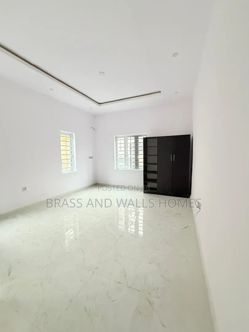 Furnished 2bdrm Apartment in Aguda / Ogba for sale