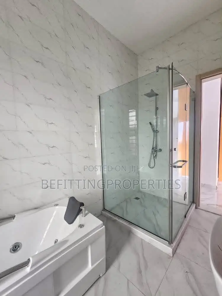 4bdrm Duplex in Lekki for sale