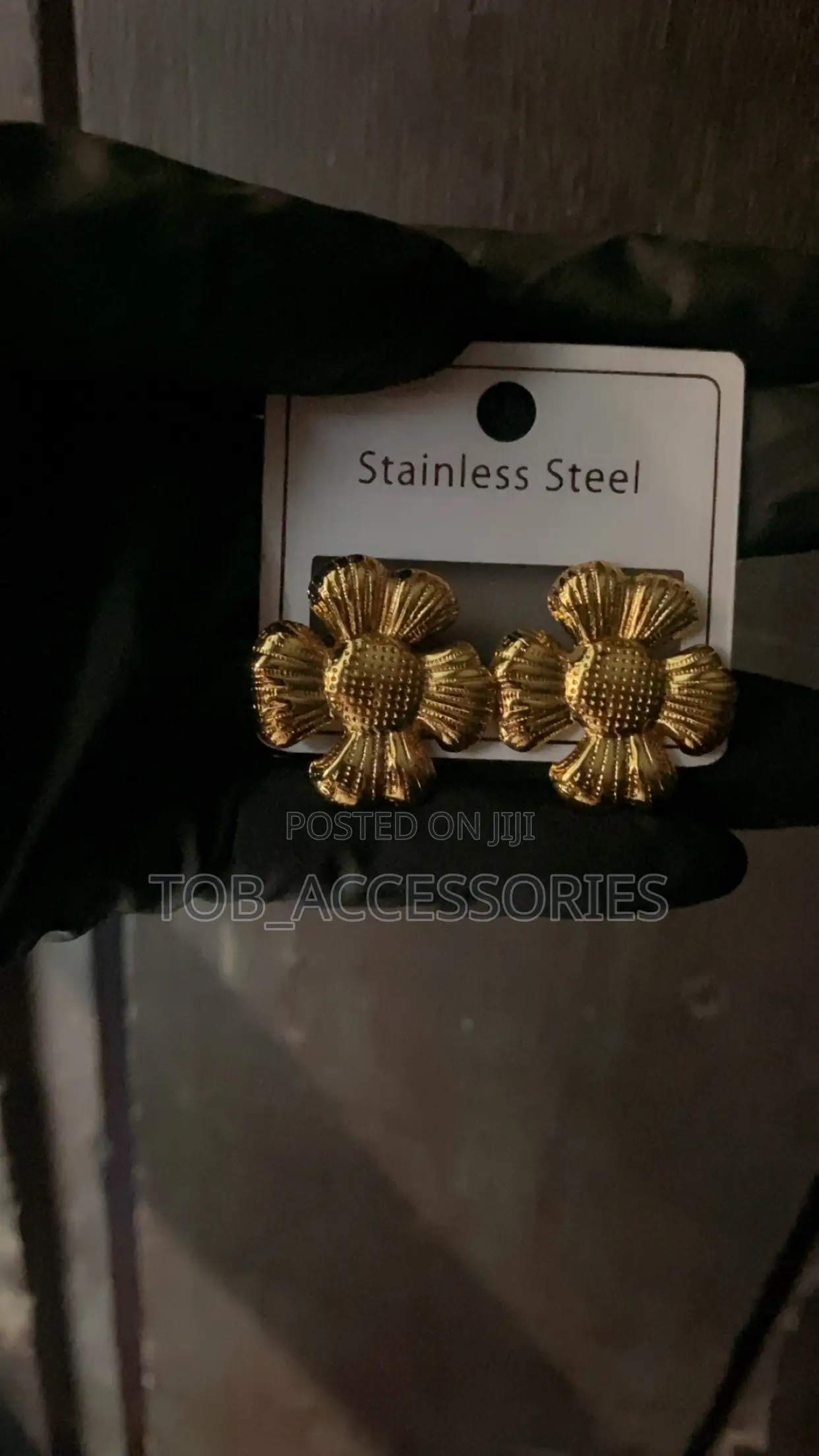 Flower Shape Stud Earring