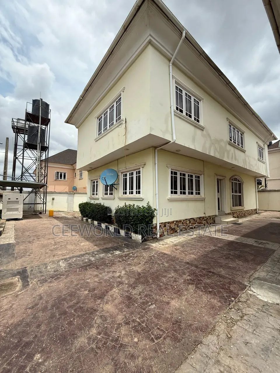 4bdrm Duplex in Kolapo Ishola Gra, Akobo for rent