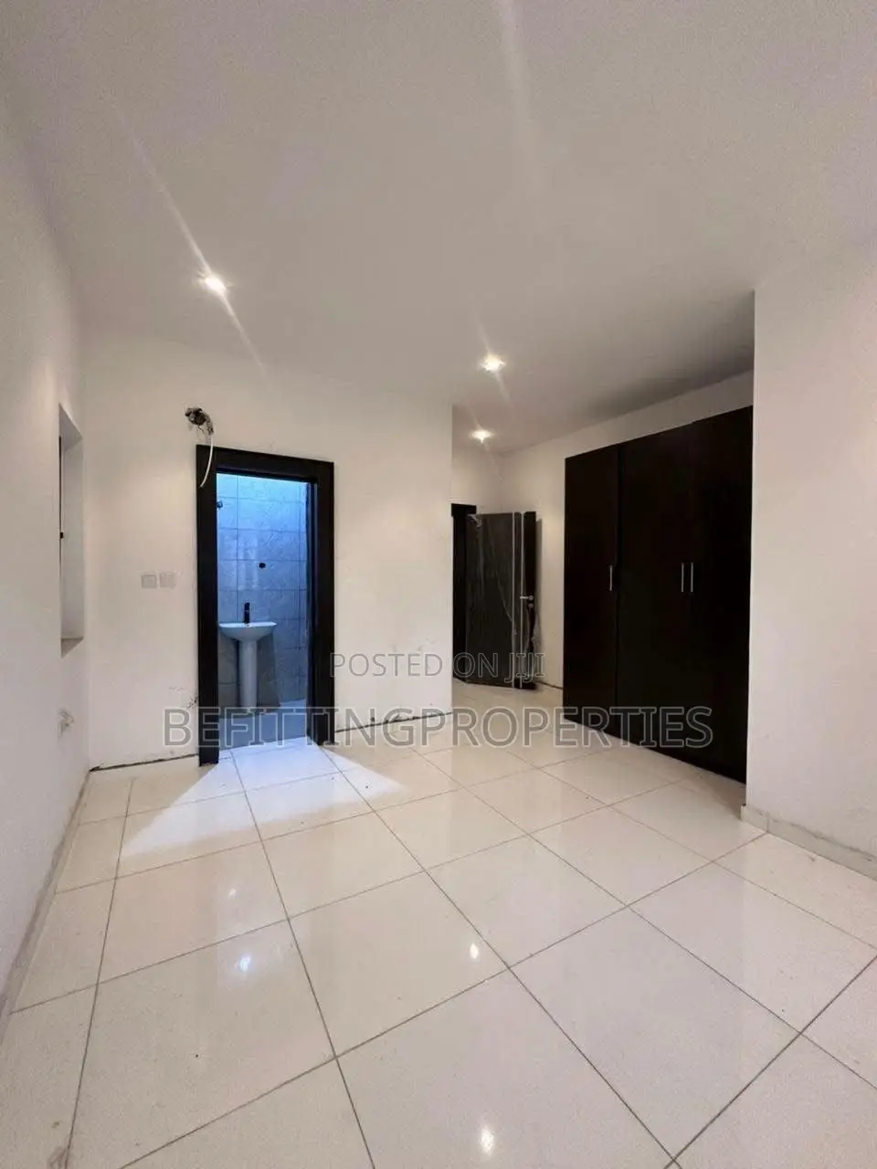 4bdrm Duplex in Lekki for sale