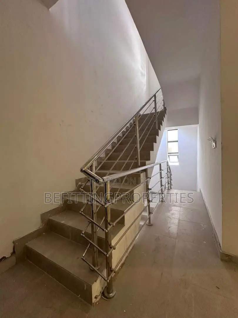 4bdrm Duplex in Lekki for sale
