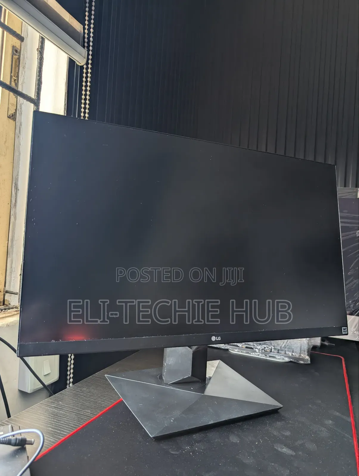 LG 27 UHD 3840 X 2160p USB Type-C IPS Monitor