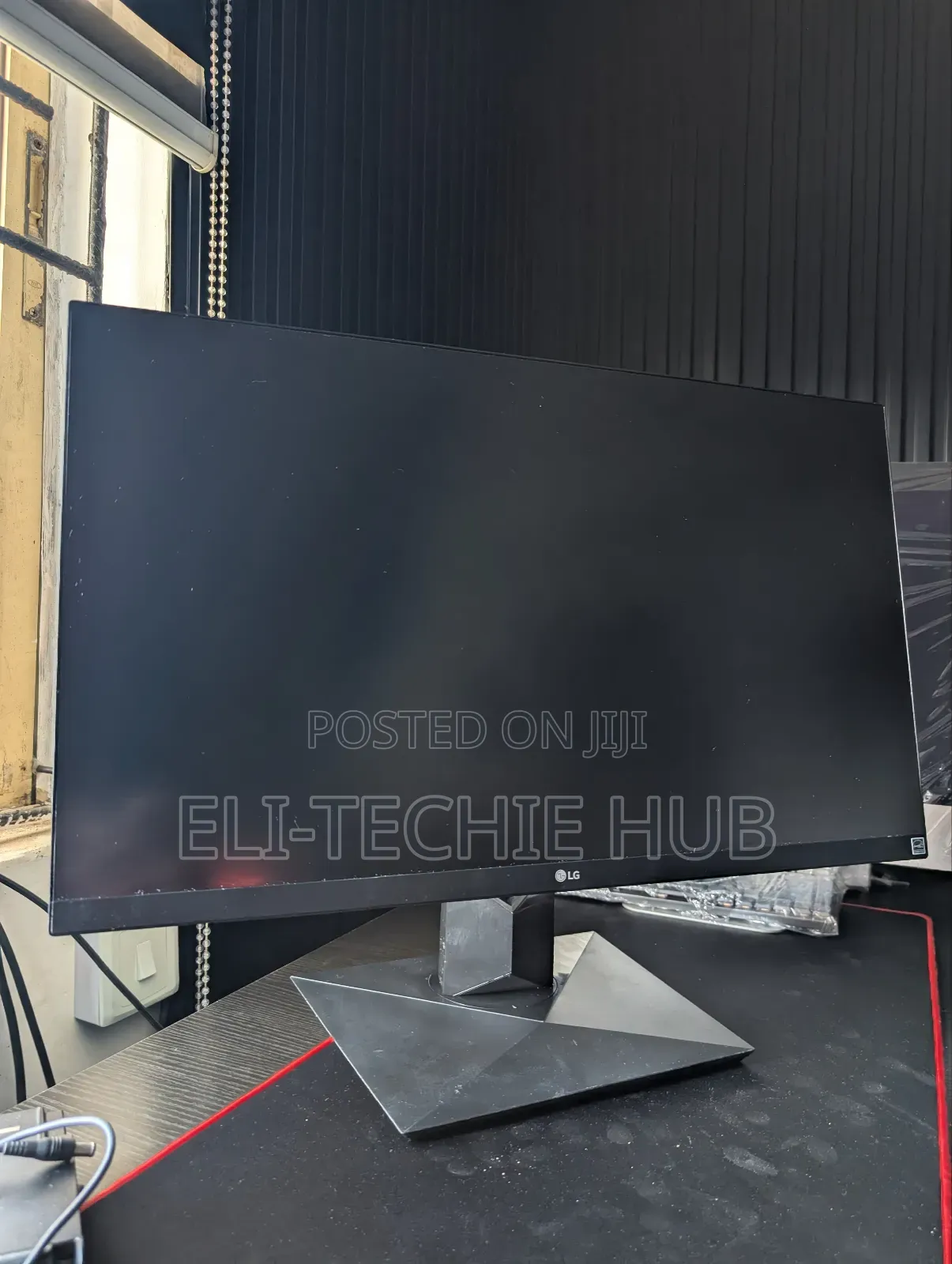 LG 27 UHD 3840 X 2160p USB Type-C IPS Monitor