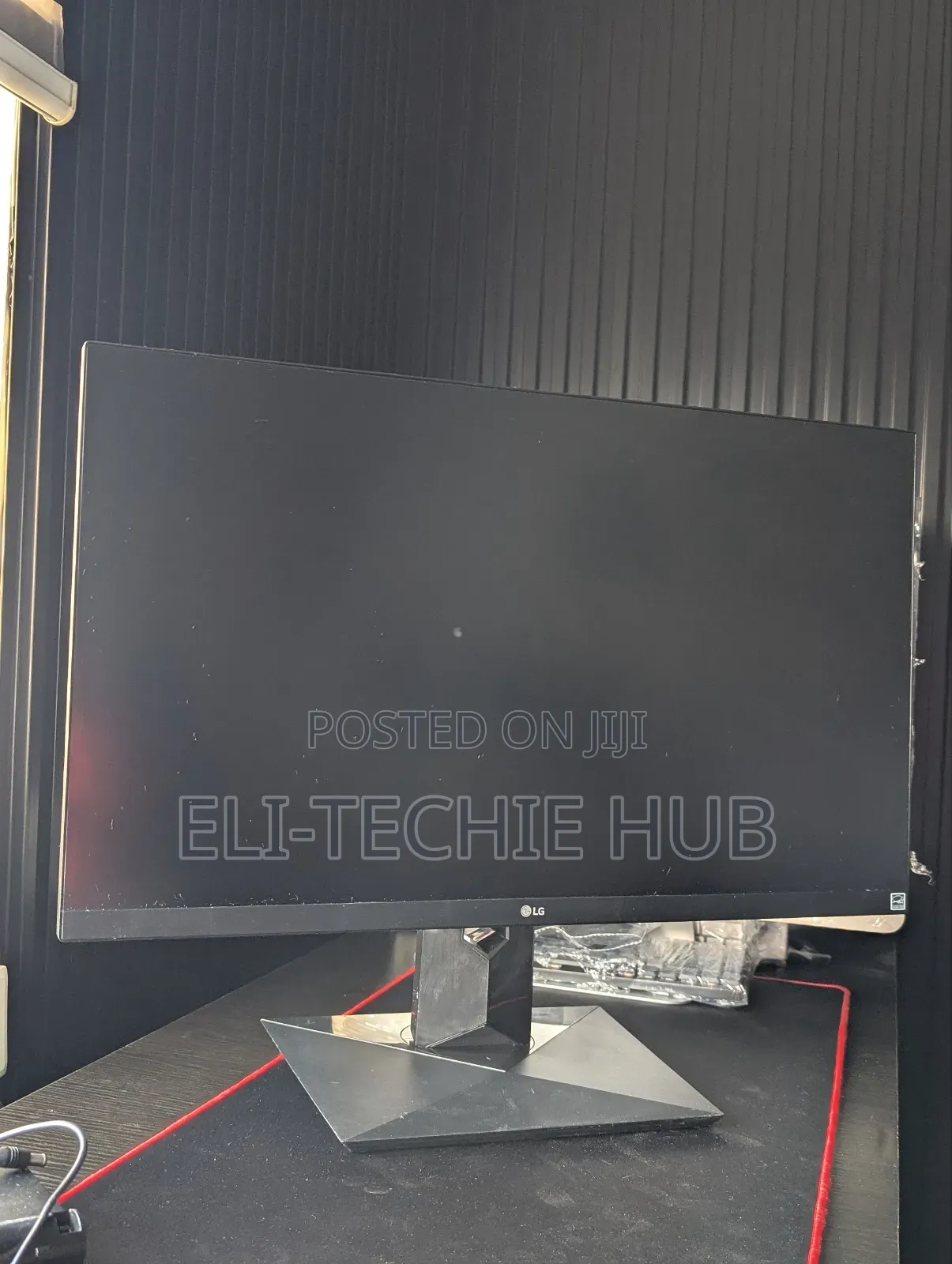 LG 27 UHD 3840 X 2160p USB Type-C IPS Monitor
