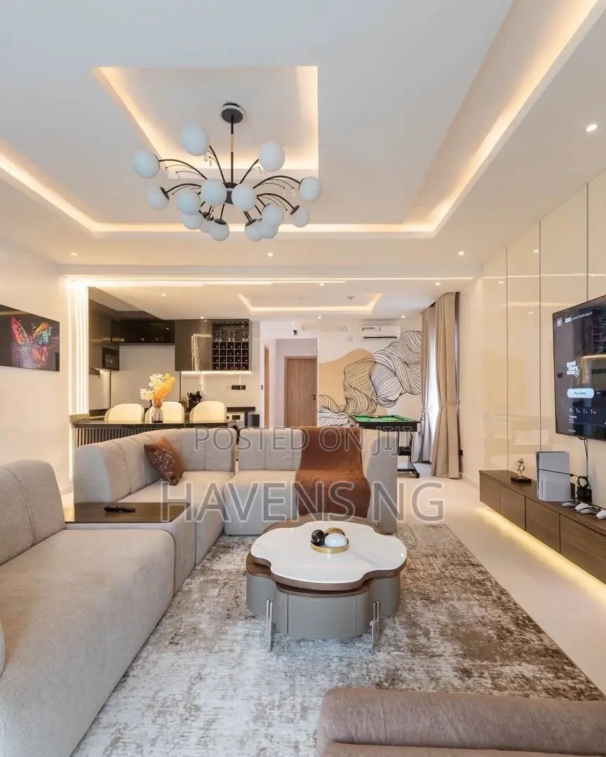 Luxury Vibes Only 2-Bedroom Shortlet Apartment