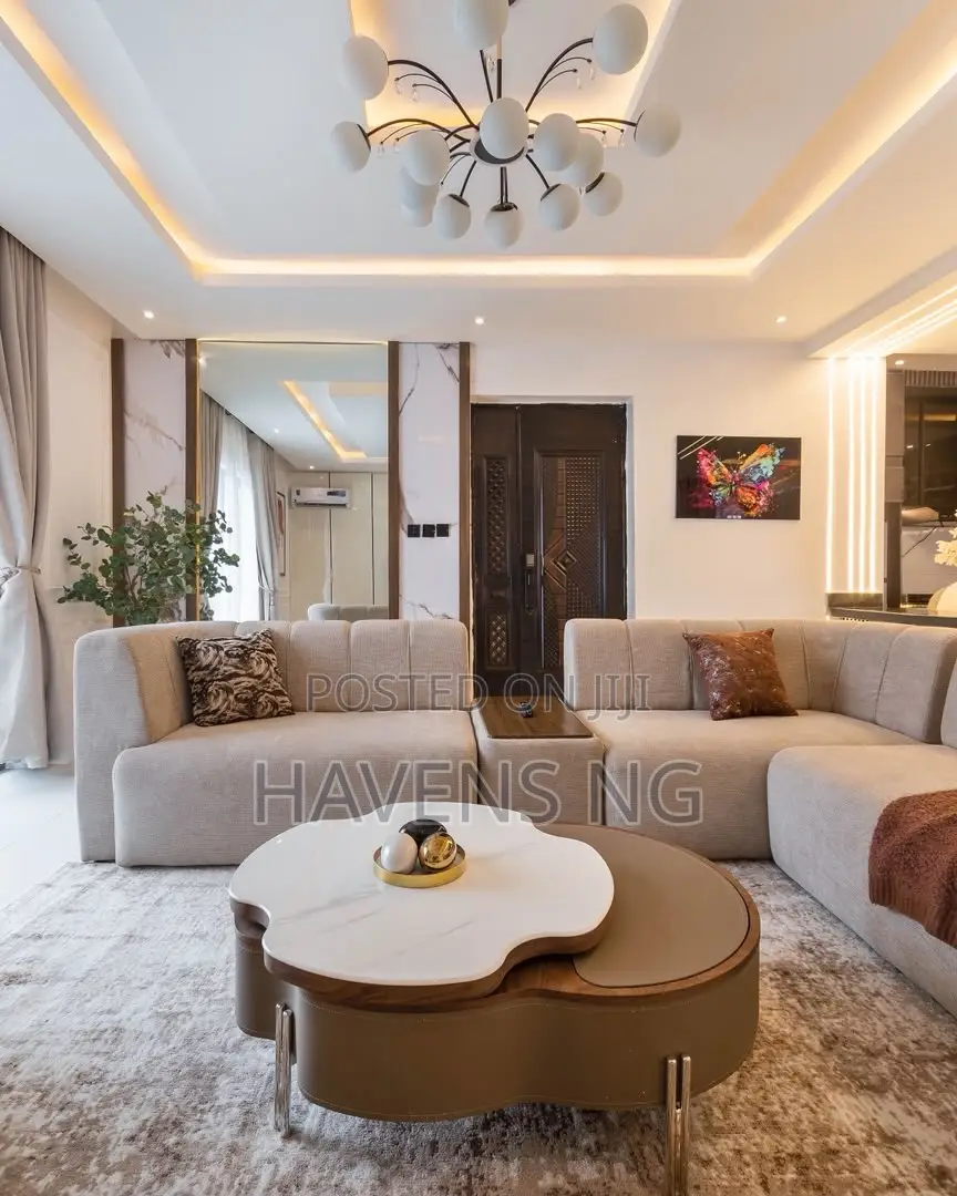 Luxury Vibes Only 2-Bedroom Shortlet Apartment