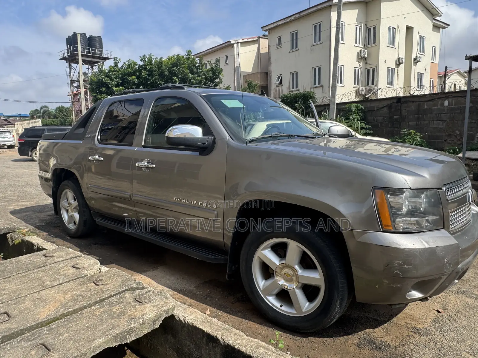 Chevrolet Avalanche LTZ 2008 Gray