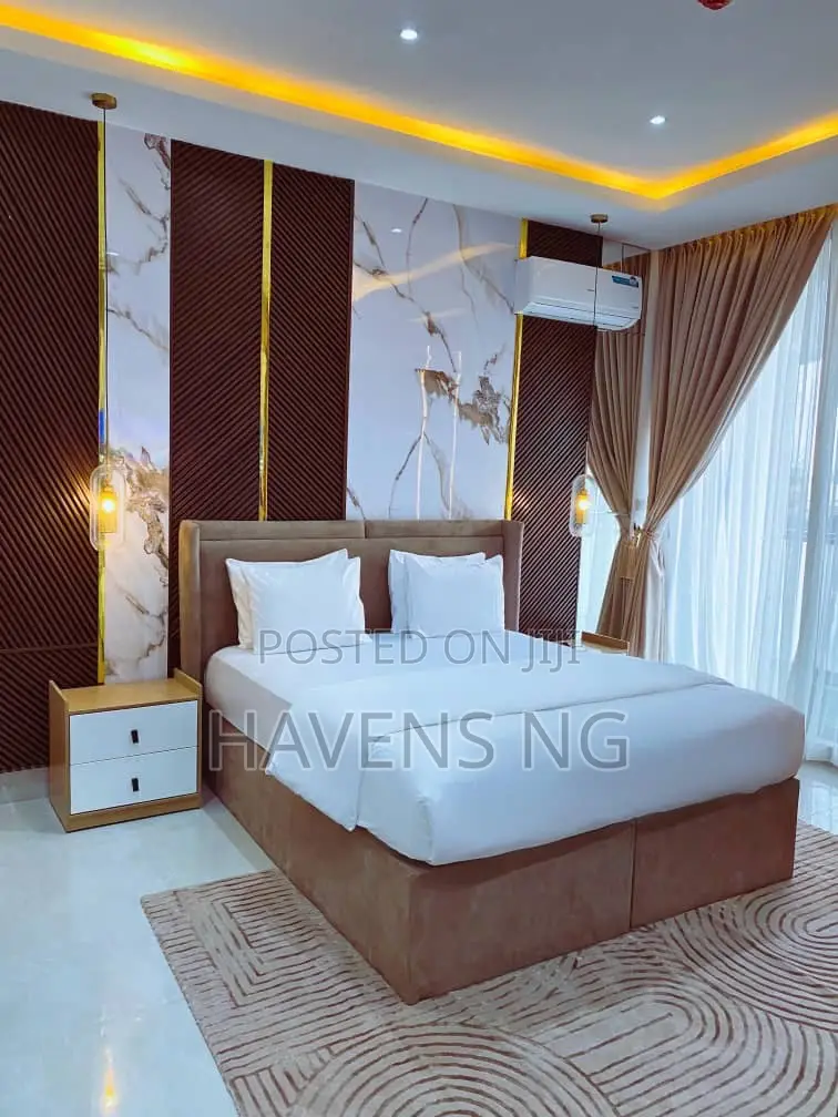 Luxurious 3-Bedroom Shortlet