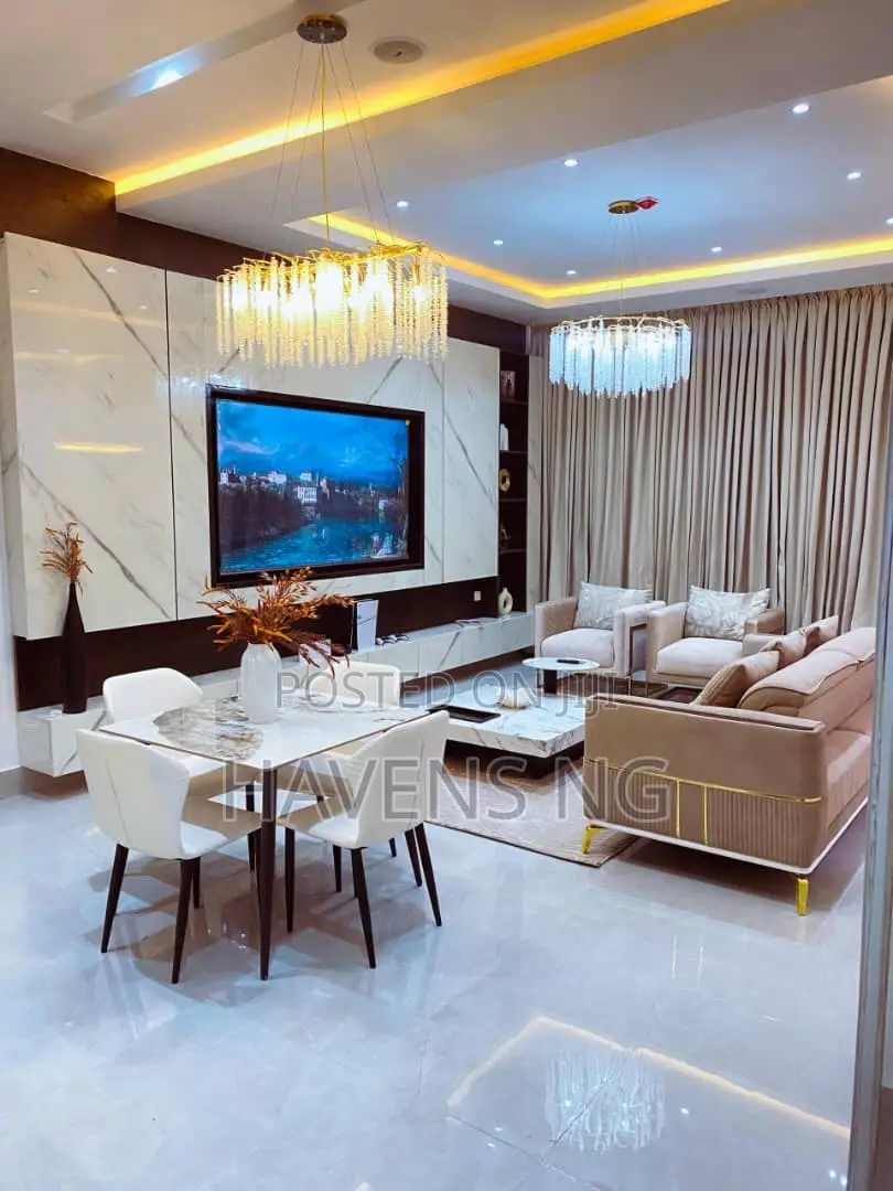 Luxurious 3-Bedroom Shortlet