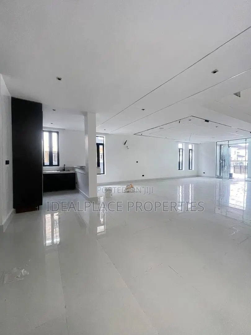 5bdrm Duplex in Ajah for sale