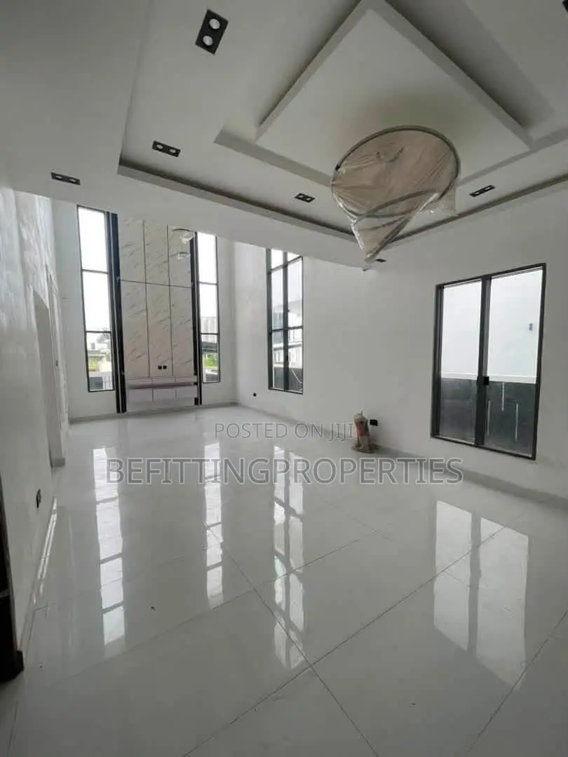 5bdrm Duplex in Ikota for sale