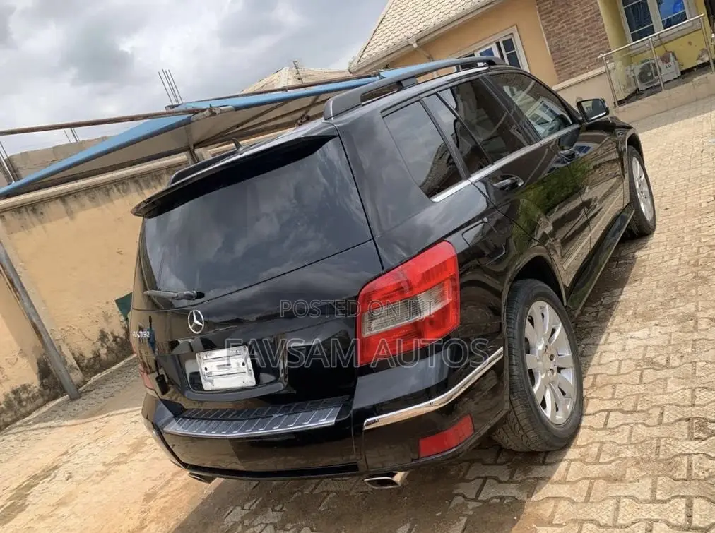 Mercedes-Benz GLK-Class 350 2010 Black