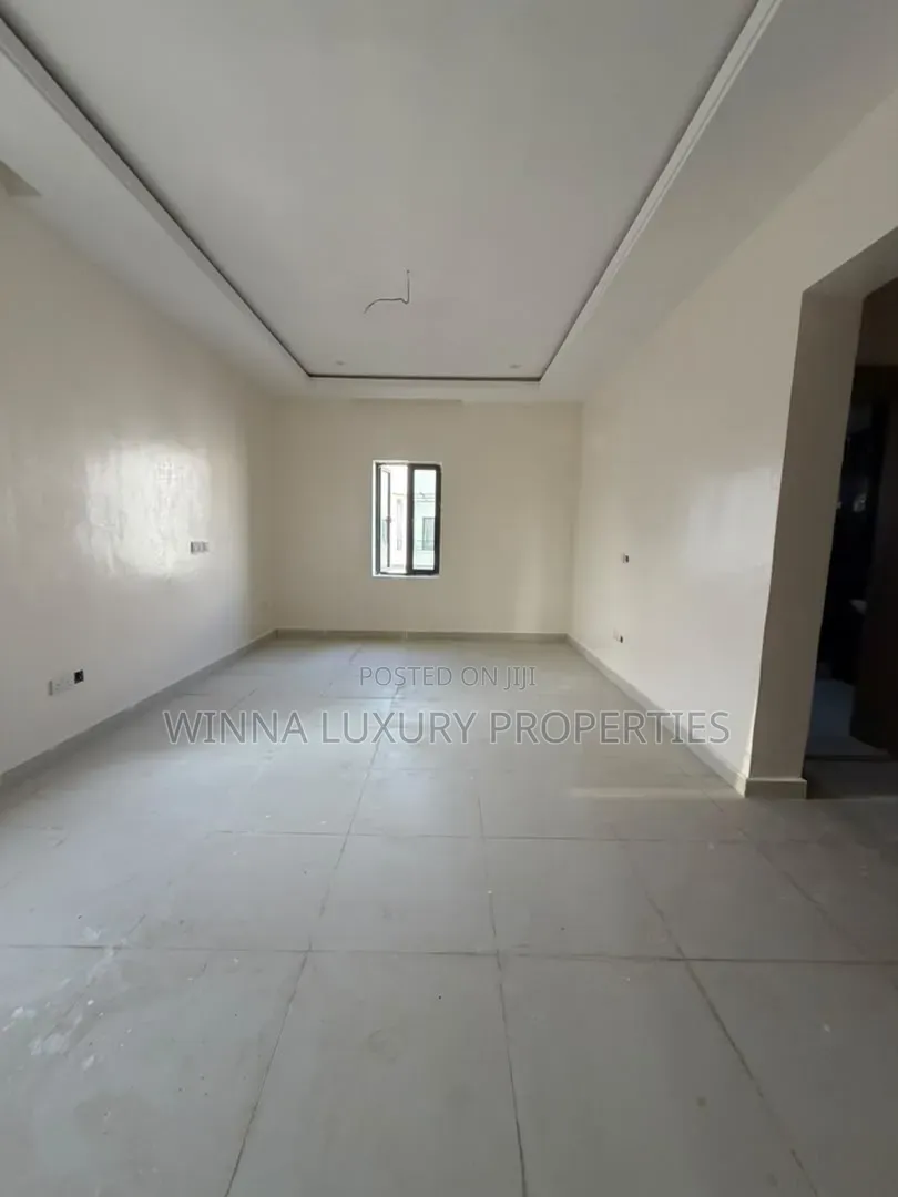 5bdrm Townhouse/Terrace in Kado for sale