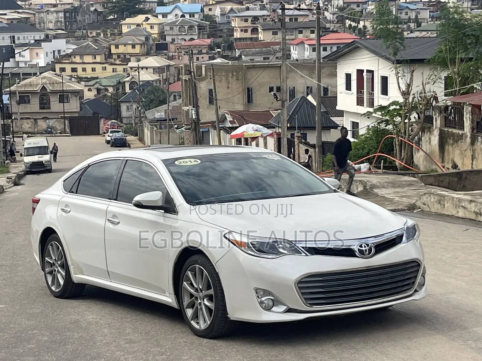 Toyota Avalon Limited 4dr Sedan (3.5L 6cyl 6A) 2014 White