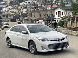 Toyota Avalon Limited 4dr Sedan (3.5L 6cyl 6A) 2014 White