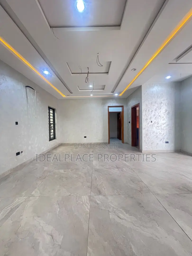 5bdrm Duplex in Ajah for sale