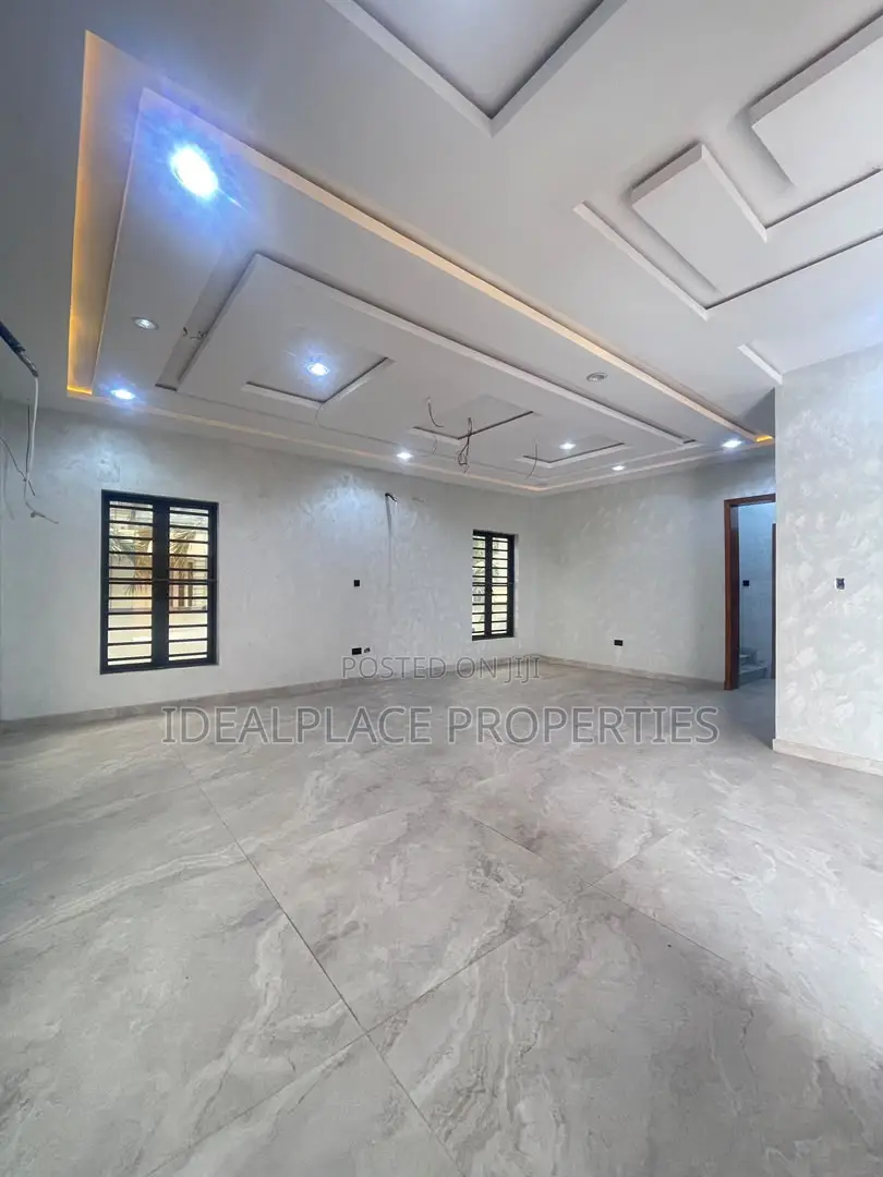 5bdrm Duplex in Ajah for sale