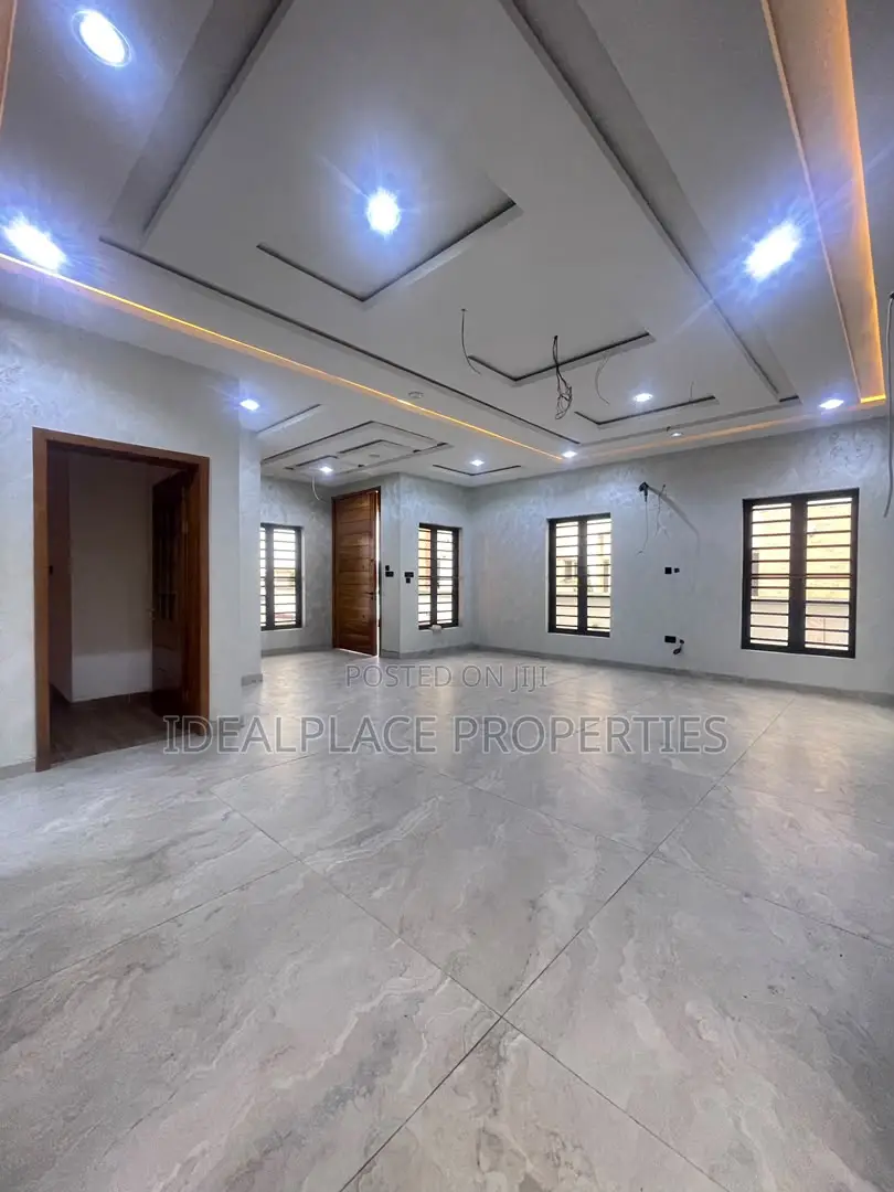 5bdrm Duplex in Ajah for sale