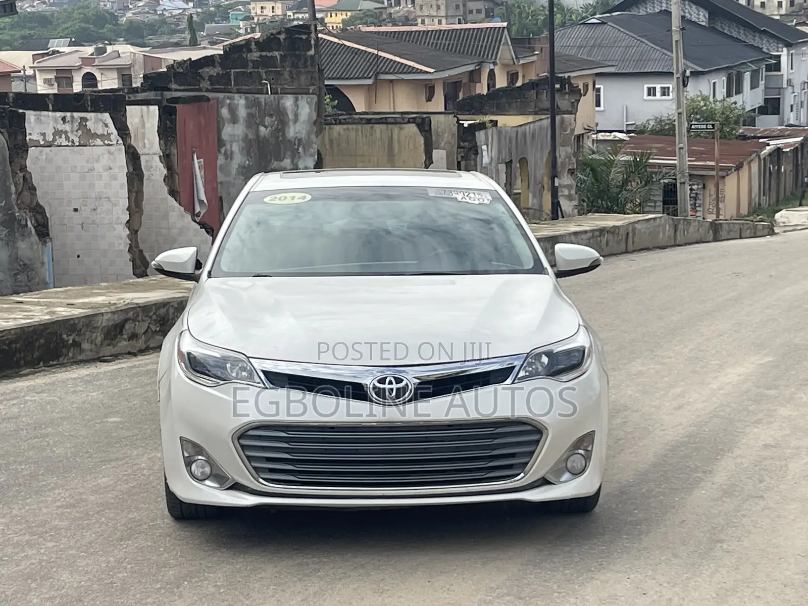 Toyota Avalon Limited 4dr Sedan (3.5L 6cyl 6A) 2014 White