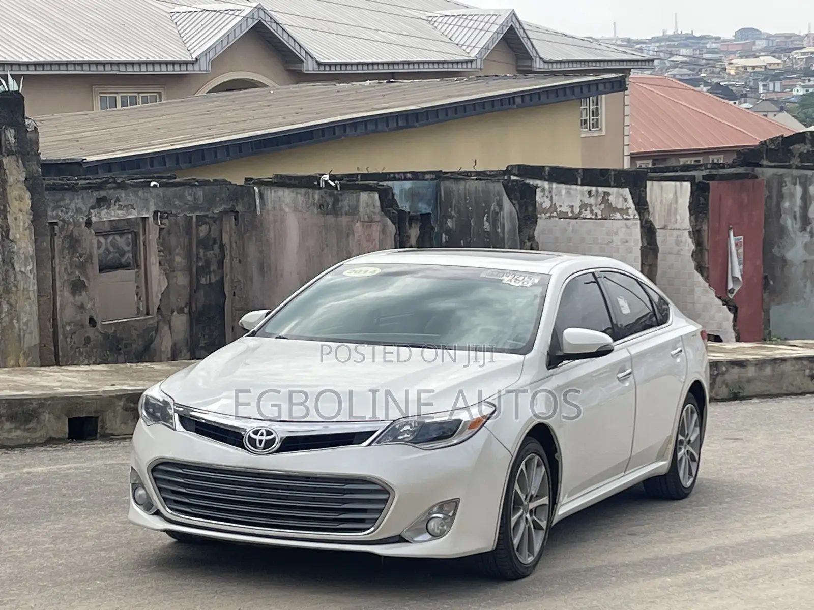 Toyota Avalon Limited 4dr Sedan (3.5L 6cyl 6A) 2014 White