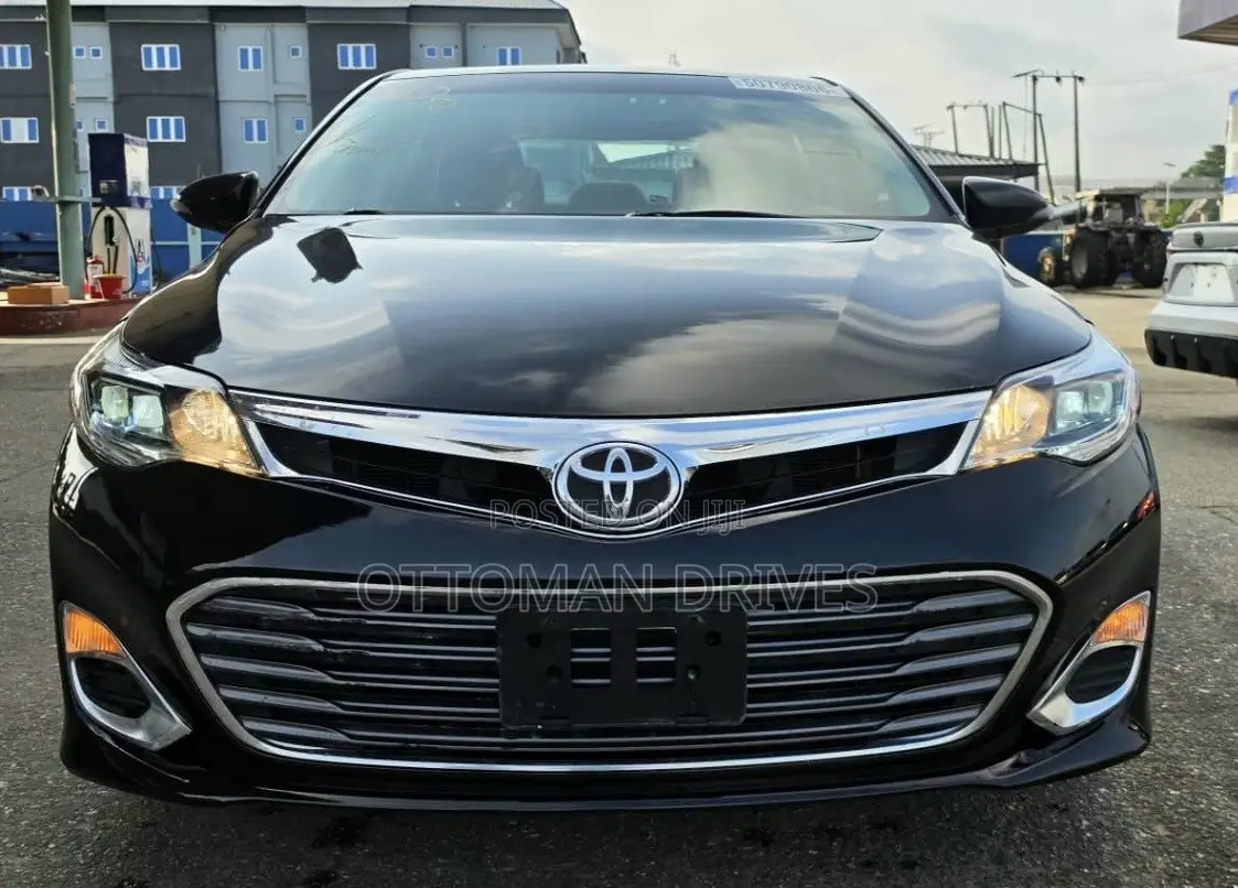 Toyota Avalon XLE Premium Sedan FWD (3.5L 6cyl 6A) 2013 Black