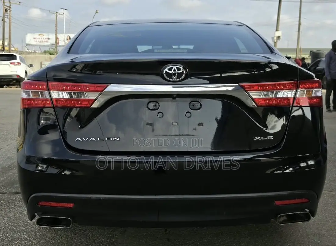 Toyota Avalon XLE Premium Sedan FWD (3.5L 6cyl 6A) 2013 Black