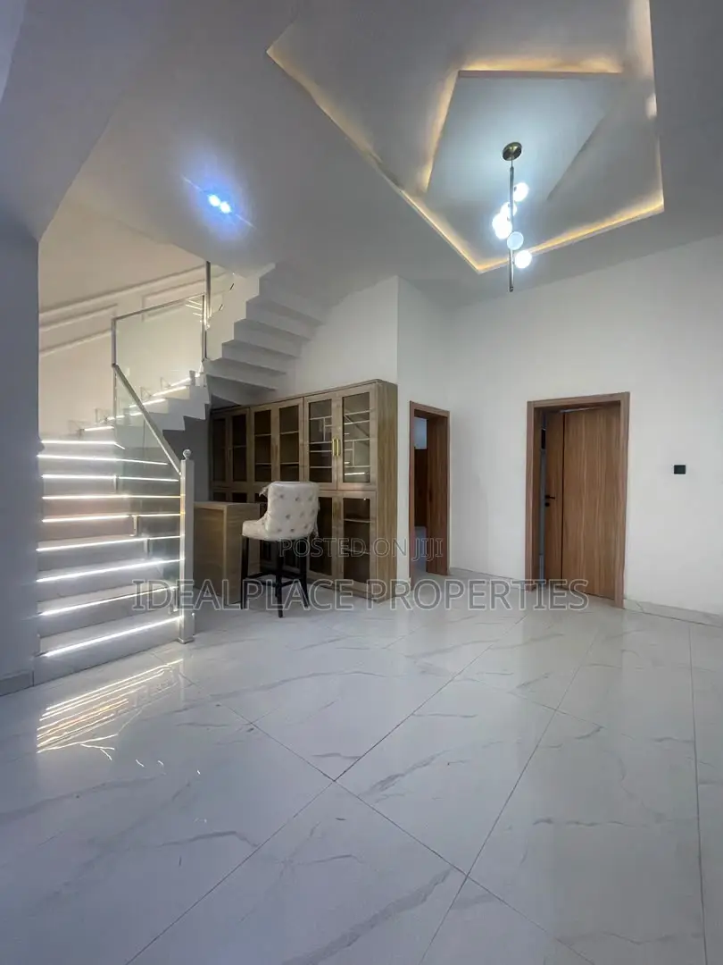 5bdrm Duplex in Ajah for sale