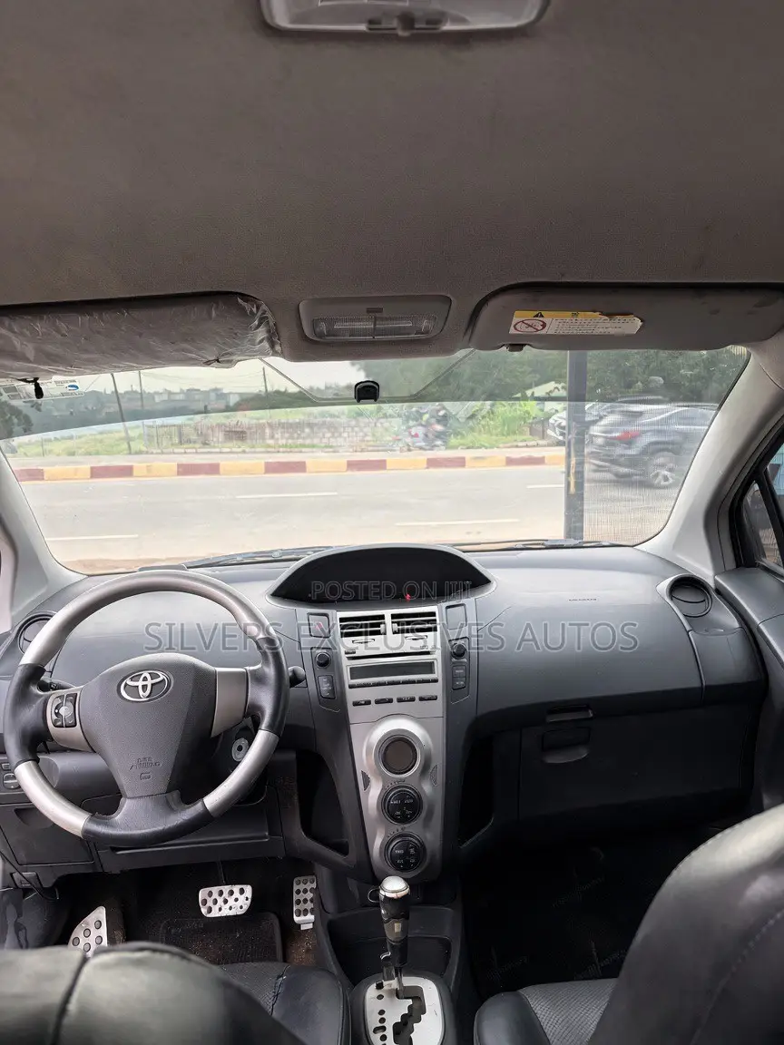 Toyota Yaris 2011