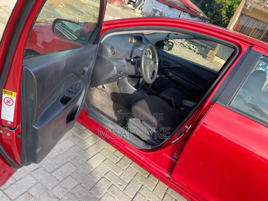 Toyota Yaris 2008 Red