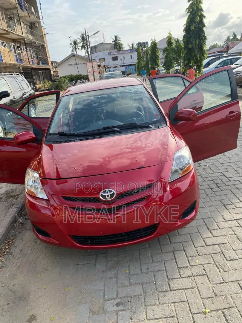 Toyota Yaris 2008 Red