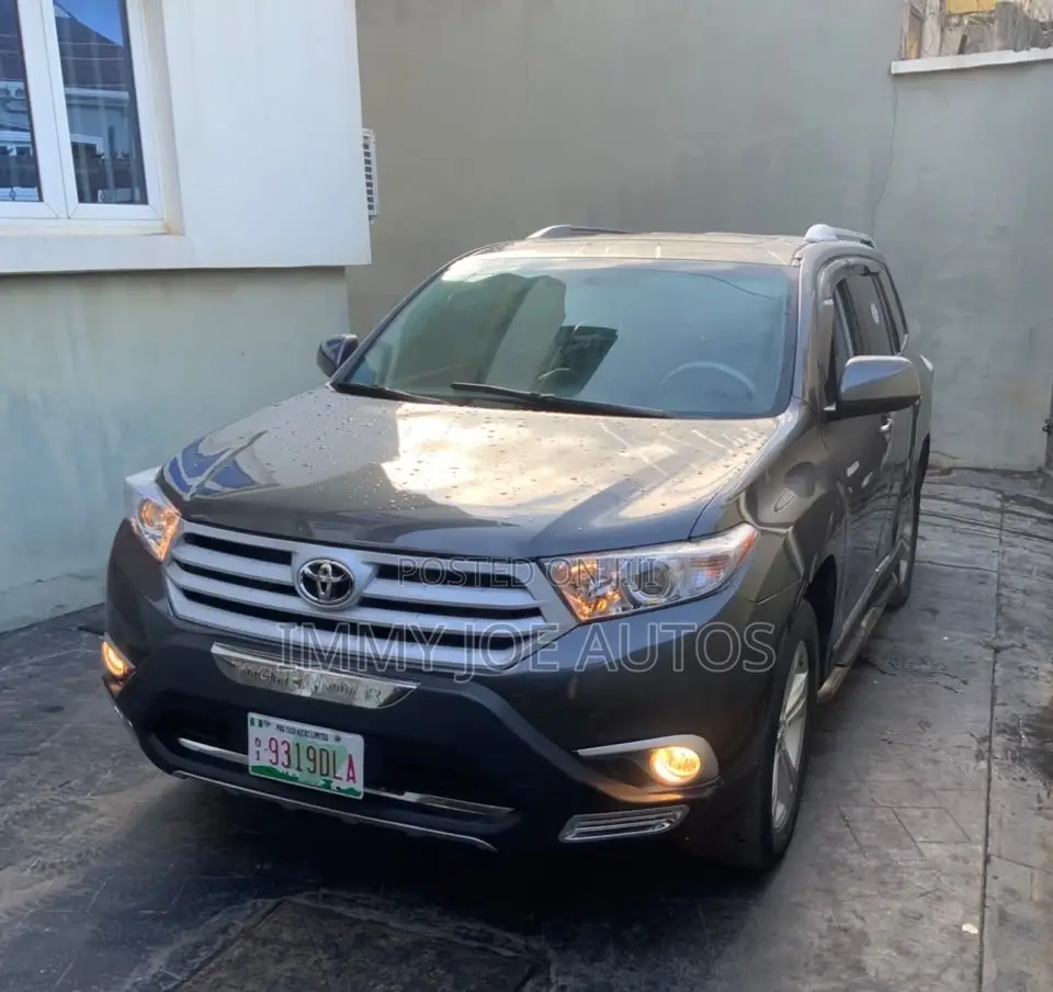 Toyota Highlander Limited 2012 Gray