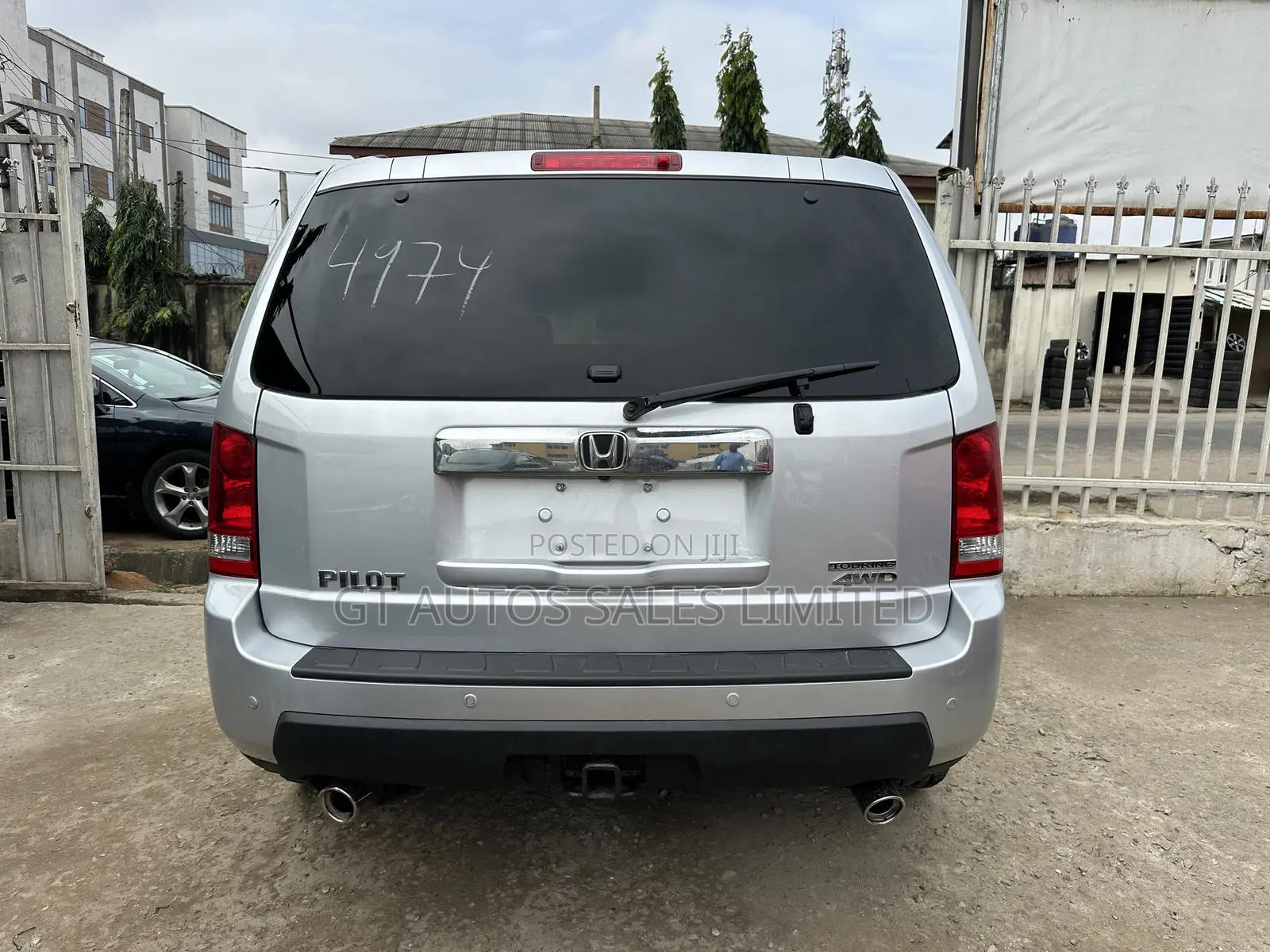 Honda Pilot Touring w/RES/Navi 4WD (3.5L 6cyl 5A) 2011 Silver