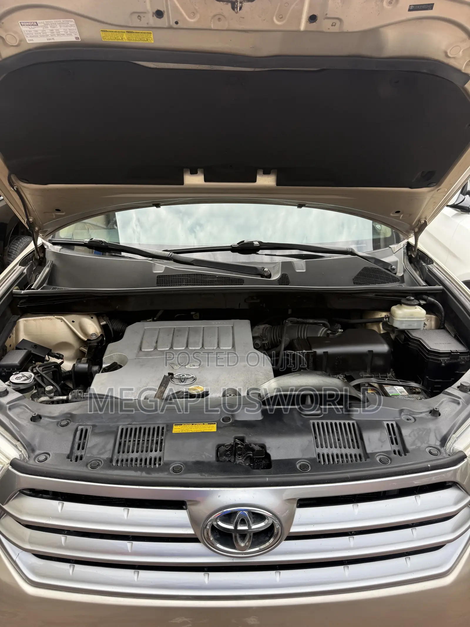 Toyota Highlander Limited 2011 Gold